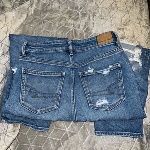 American Eagle Straight Mom Jeans, 6R